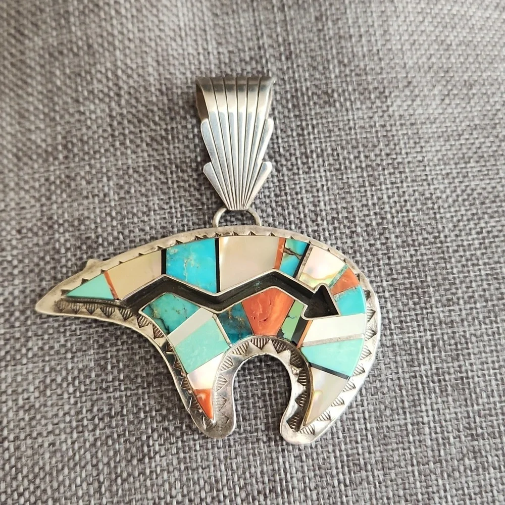 Vintage Native American Navajo Vintage Inlaid Bear Pendant by Danny Clark ππ» - Picture 11 of 13